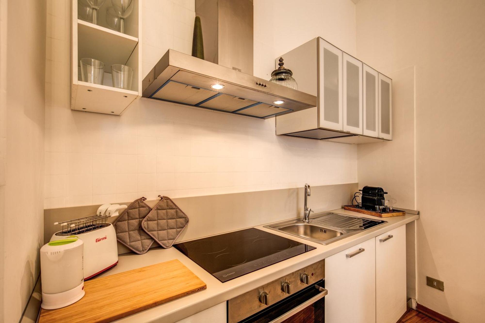 Elegant Apartment Behind The Colosseum Ρώμη Εξωτερικό φωτογραφία