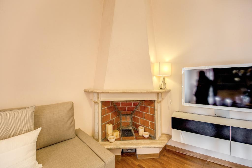 Elegant Apartment Behind The Colosseum Ρώμη Εξωτερικό φωτογραφία