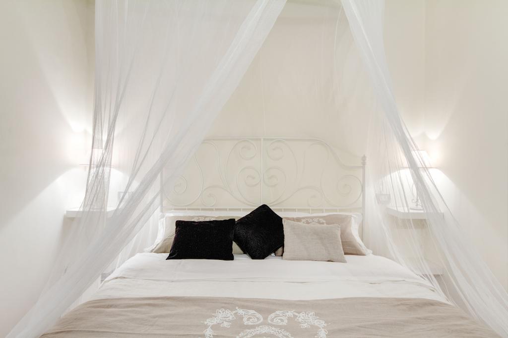 Elegant Apartment Behind The Colosseum Ρώμη Δωμάτιο φωτογραφία