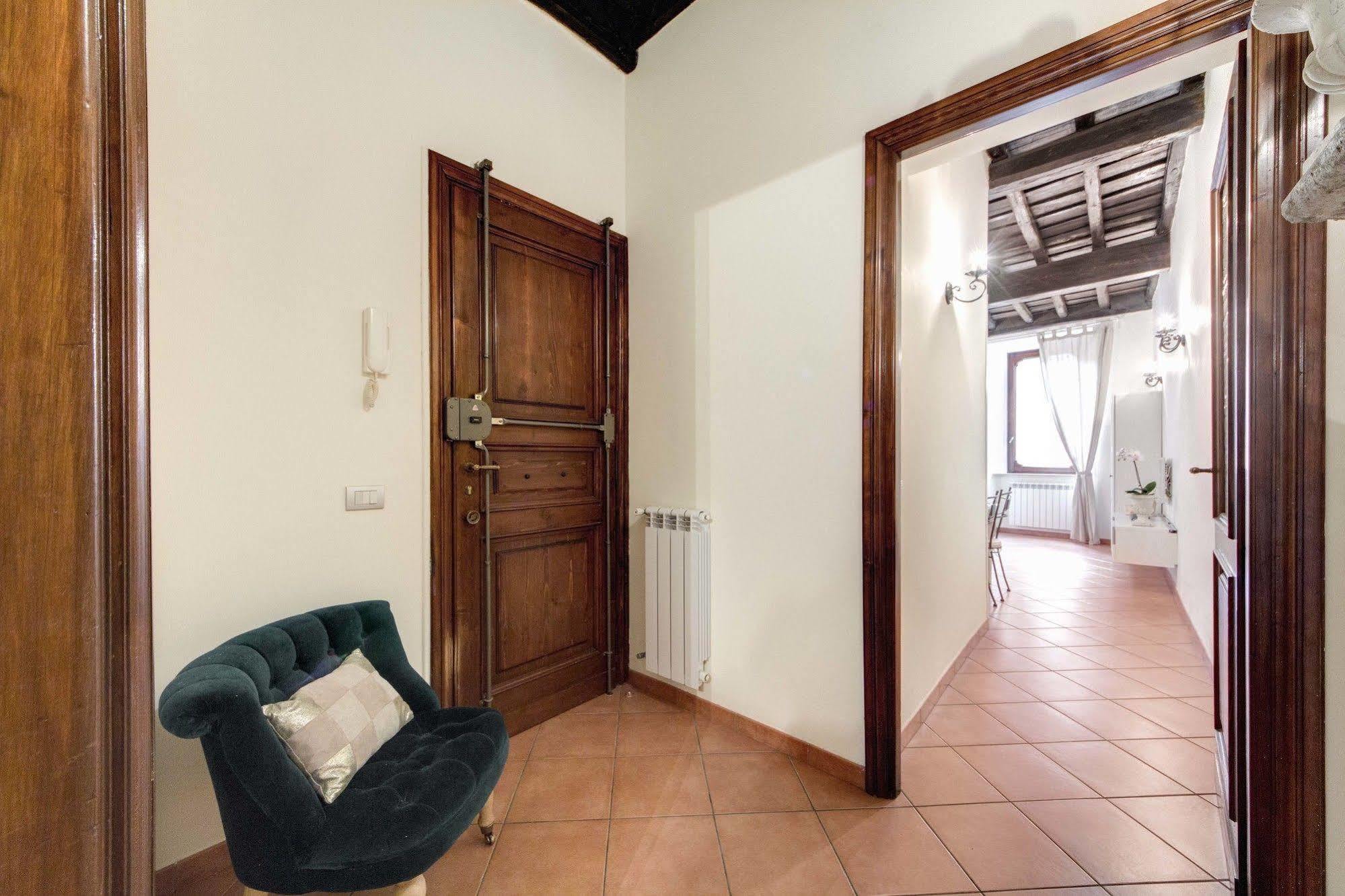 Elegant Apartment Behind The Colosseum Ρώμη Εξωτερικό φωτογραφία