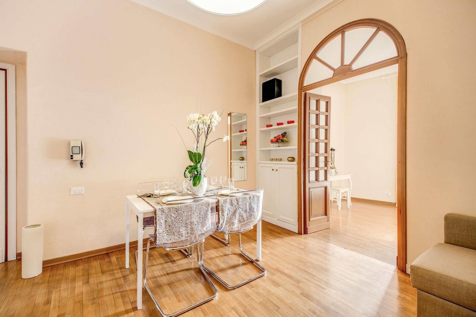 Elegant Apartment Behind The Colosseum Ρώμη Εξωτερικό φωτογραφία