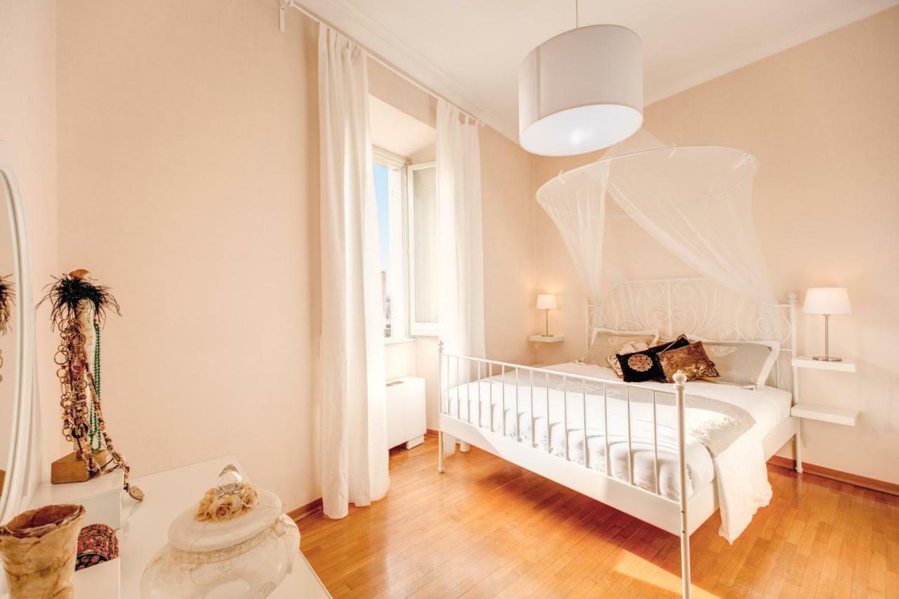 Elegant Apartment Behind The Colosseum Ρώμη Δωμάτιο φωτογραφία