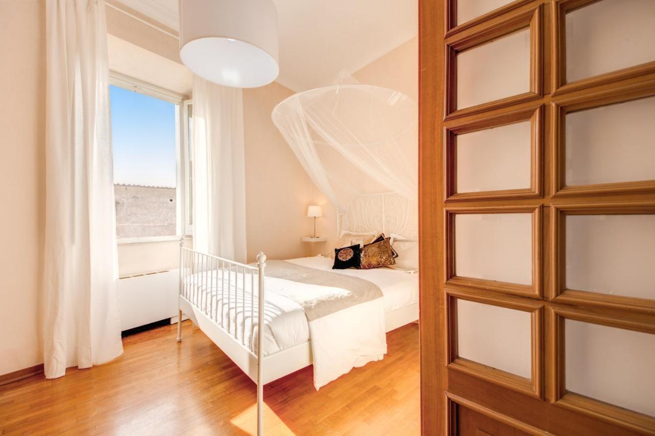Elegant Apartment Behind The Colosseum Ρώμη Δωμάτιο φωτογραφία